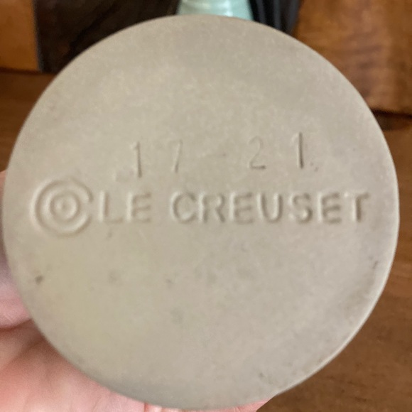 Set of Le Creuset Olive Oil & Vinegar Bottles - Picture 3 of 4